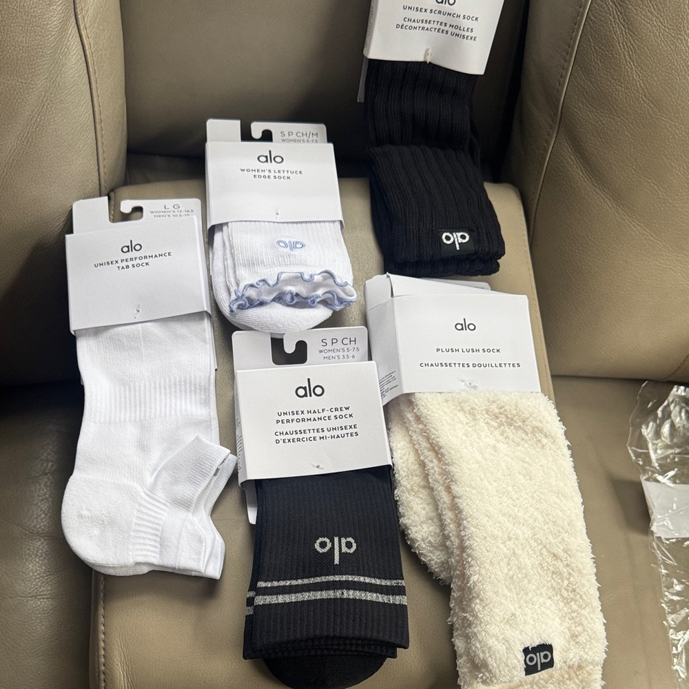 ALO Yoga Five women  Sock Variety Pack — Black, White & Cream Socks